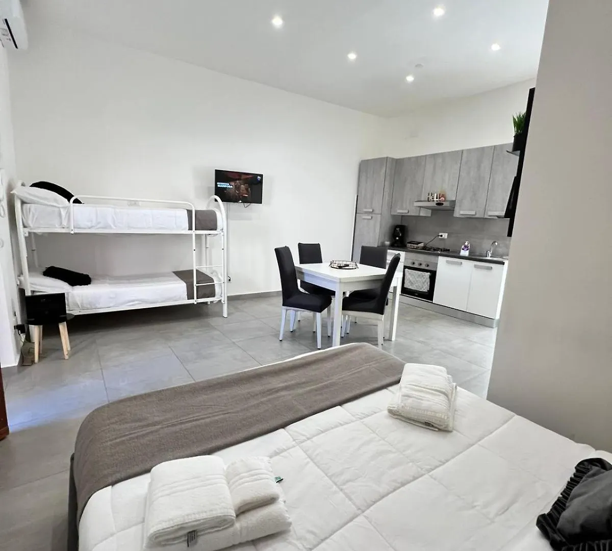 Fastfly47 Apartment Naples Italy